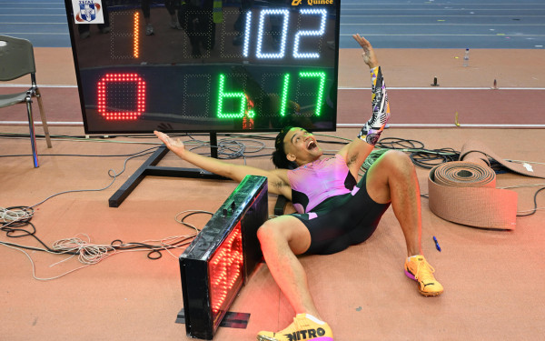 Στίβος: Τρομερός Καραλής, πέρασε τα 6,17 μέτρα - Δεύτερη καλύτερη επίδοση όλων των εποχών (βίντεο)