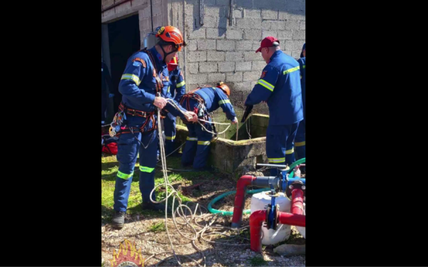 Λάρισα: Αίσιο τέλος στην επιχείρηση απεγκλωβισμού 40χρονου από πηγάδι (βίντεο)