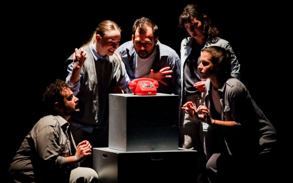 Θεσσαλονίκη: Η παράσταση «OFFLINE: Εκτός Σύνδεσης» στο θέατρο Τεχνών