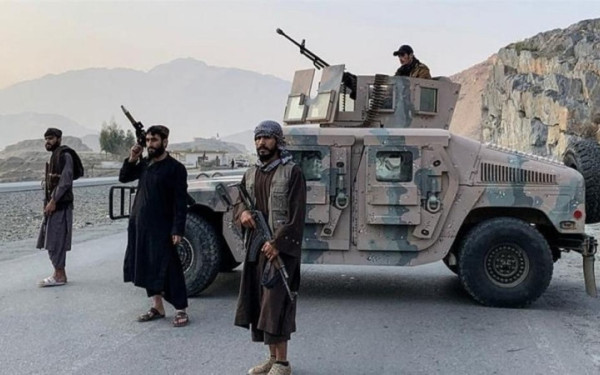 Το Πακιστάν κηρύσσει «ανοικτό πόλεμο» στο Αφγανιστάν - Οι Ταλιμπάν απαντούν με σφοδρές επιθέσεις