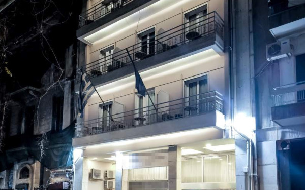 Συλληπητήρια Ζαχαράκη για τον θάνατο 15χρονου Γάλλου μαθητή που έπεσε από ξενοδοχείο