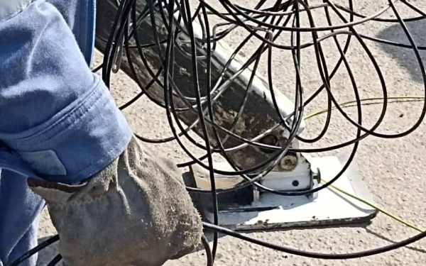 «Σάρωσε» τα Άνω Λιόσια η ΕΛ.ΑΣ.: Κατασχέθηκαν πάνω από 1,5 χιλιόμετρο παράνομων καλωδίων - 12 συλλήψεις για ρευματοκλοπές