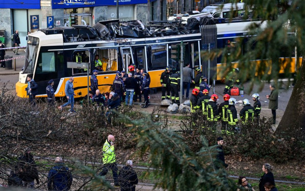 Μιλάνο: Δύο νεκροί και 40 τραυματίες από εκτροχιασμό τραμ - Δεν ενεργοποιήθηκε το κλειδί για να αλλάξουν οι ράγες (βίντεο)