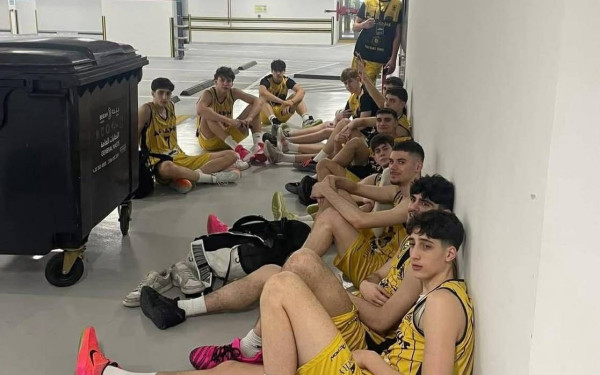 Μπάσκετ: Σε ανοιχτή γραμμή ο Άρης με το Υπουργείο Εξωτερικών για την επιστροφή της ομάδας U18 από το Άμπου Ντάμπι