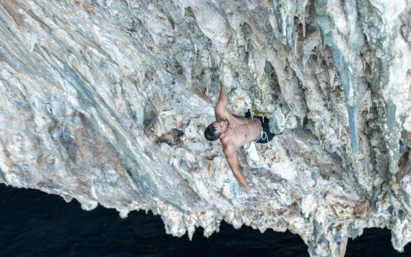 Μάνθος Βαλσαμίδης: Από τις χειρουργικές αίθουσες απέναντι στους καλύτερους αναρριχητές του κόσμου (βίντεο)