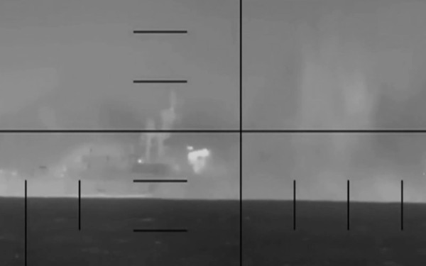 Βίντεο-ντοκουμέντο: Η στιγμή που αμερικανικό υποβρύχιο τορπιλίζει την ιρανική φρεγάτα