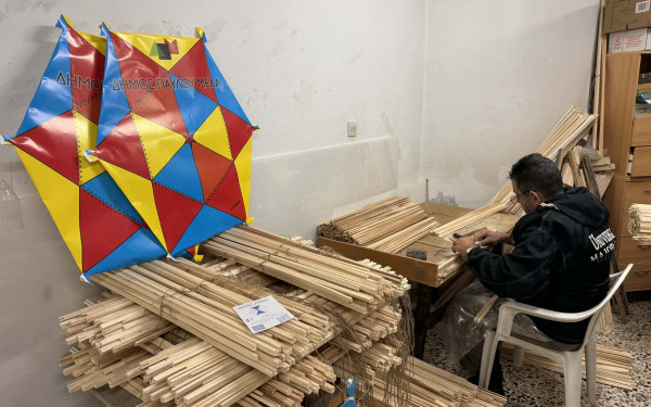 Θεσσαλονίκη: Χιλιάδες χαρταετοί στον ουρανό με QR code και οδηγίες πτήσης στο κινητό