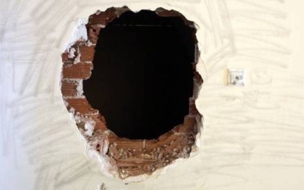 Αθήνα: Έκαναν ριφιφί σε αποθήκη στους Αμπελόκηπους κι έκλεψαν συλλεκτικά αντικείμενα (βίντεο)