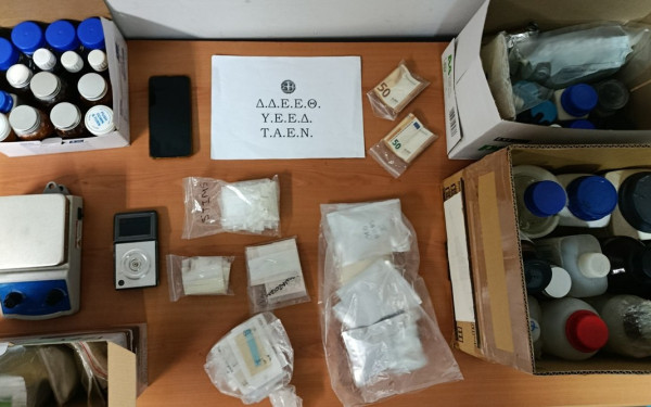 Θεσσαλονίκη: Σύλληψη 36χρονου για συνθετικά ναρκωτικά στην Καλαμαριά - Εντοπίστηκε εργαστήριο