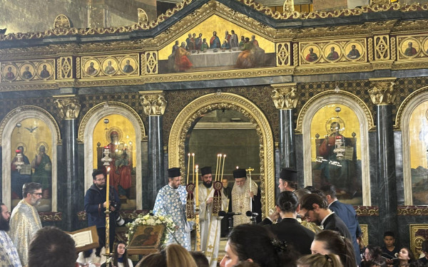 Θεσσαλονίκη: 1.000 μαθητές ψάλλουν ύμνους χοροστατούντος του Ιερωνύμου - Κατανυκτική Ακολουθία στον Ι.Ν. Αγίας Σοφίας (βίντεο)