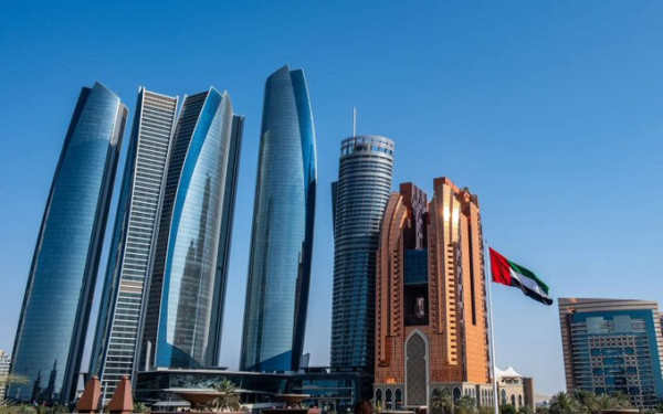 Νέα Ιρανικά πλήγματα στο Άμπου Ντάμπι στοίχησαν τη ζωή ενός ανθρώπου