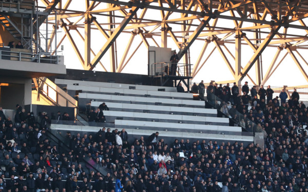 Η ΔΕΑΒ κάλεσε τον ΠΑΟΚ και 14 φυσικά πρόσωπα σε ακρόαση για την εισβολή οπαδών στα δημοσιογραφικά της Τούμπας