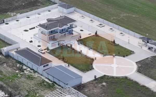 Πολυτελής βίλα με ελικοδρόμιο, οικόπεδα και... Porsche στην κατοχή της «οικογενειακής συμμορίας» Ρομά που κατηγορείται για απάτη με χρυσές λίρες