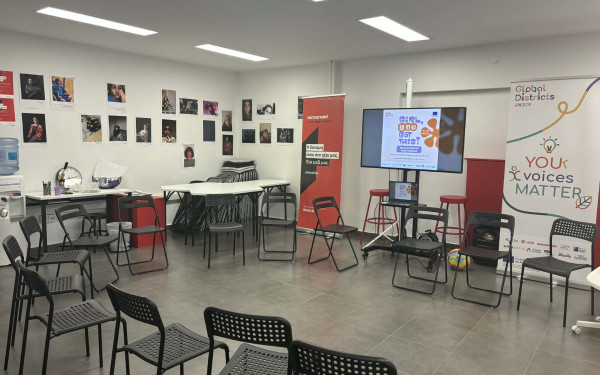 Ημέρα της Γυναίκας: Νεαρά κορίτσια βρίσκουν δύναμη, αυτοπεποίθηση και ασφάλεια στο Κέντρο Νέων της ActionAid στη Θεσσαλονίκη