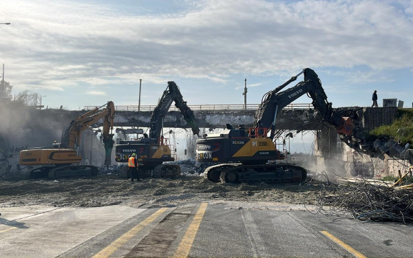 Θεσσαλονίκη: Κατεδαφίζεται η γέφυρα του Αγίου Παύλου- Σε ποια σημεία της περιφερειακής αποκλείστηκε η κυκλοφορία (βίντεο)