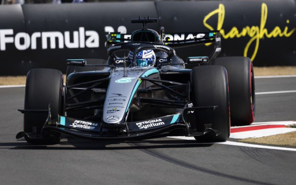 Φόρμουλα 1: Την πρώτη του pole για τη φετινή σεζόν παίρνει ο Ράσελ στο sprint race της Σανγκάης