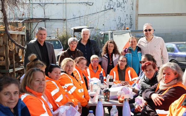 Ο Δήμος Ωραιοκάστρου τίμησε τις εργαζόμενες στην καθαριότητα με αφορμή την Παγκόσμια Μέρα της Γυναίκας