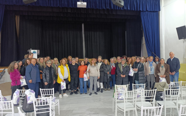 Ο Δήμος Ωραιοκάστρου τίμησε γυναίκες που φροντίζουν για την καθαριότητα σχολείων και δημοτικών κτιρίων