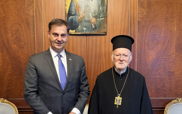 Συνάντηση Χάρη Θεοχάρη με τον Οικουμενικό Πατριάρχη Βαρθολομαίο στο Φανάρι