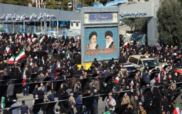 Ιράν: Κάλεσμα του εμβληματικού σιίτη κληρικού Μακαρέμ Σιραζί για την άμεση επιλογή ανώτατου ηγέτη