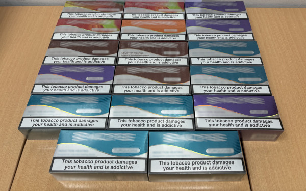 Σέρρες: Μετέφερε 170 πακέτα λαθραίων τσιγάρων θερμαινόμενου καπνού