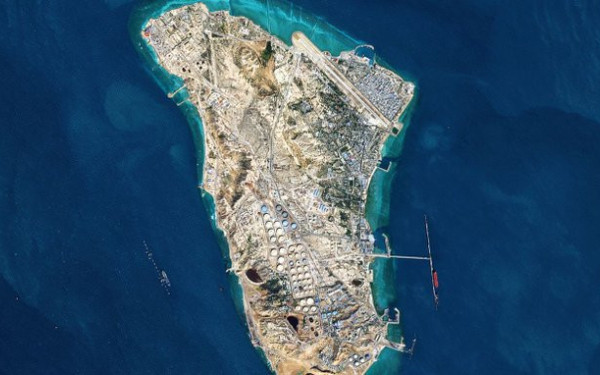 Την κατάληψη ή τον αποκλεισμό του Ιρανικού νησιού Χαργκ εξετάζει ο Τραμπ - Σχέδιο «εξαναγκασμού» για να ανοίξει το Στενό του Ορμούζ