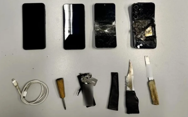 «Έφοδος» του ελληνικού FBI στις φυλακές Μαλανδρίνου: Τέσσερις συλλήψεις και δεκάδες ευρήματα