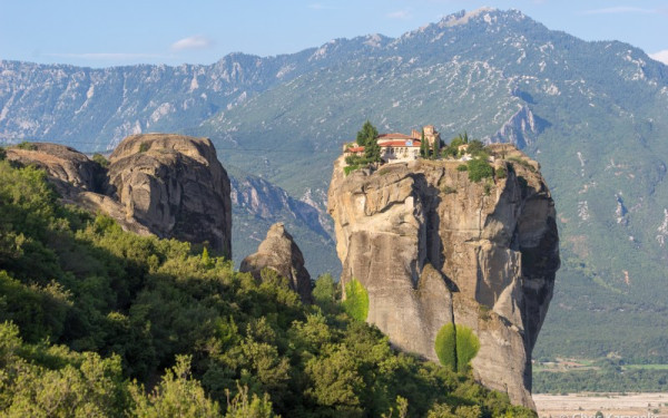 Γιατί Λέσβος και Μετέωρα γίνονται top προορισμοί για τους Γερμανούς
