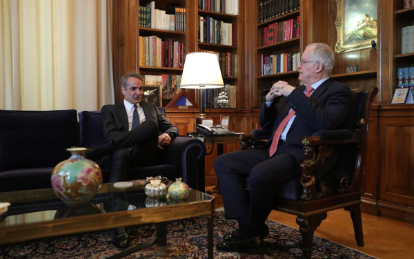 Συνάντηση Μητσοτάκη με Τασούλα - Η κυβέρνηση θα επιβάλλει πλαφόν στο περιθώριο κέρδους σε καύσιμα και προϊόντα super market