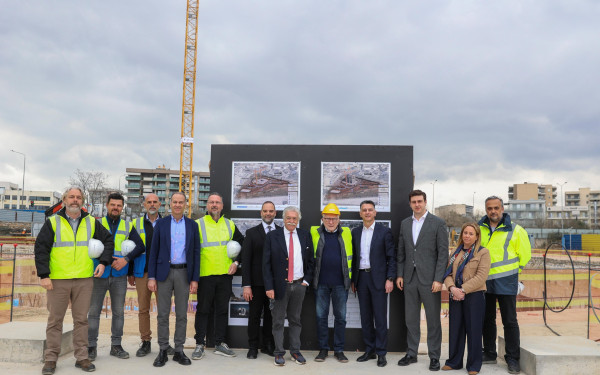 Θεσσαλονίκη: Επίσκεψη Μπεκίρη στο υπό κατασκευή Μουσείο Ολοκαυτώματος και στο ΑΠΘ