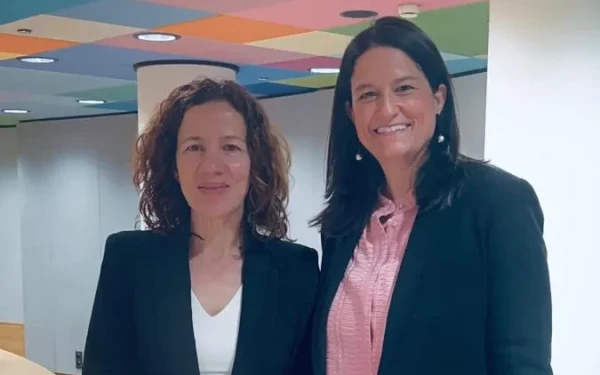 Στην Ελλάδα για την Εθνική Κοινωνική Συμφωνία η εκτελεστική αντιπρόεδρος της Ευρωπαϊκής Επιτροπής, Roxana Minzatu