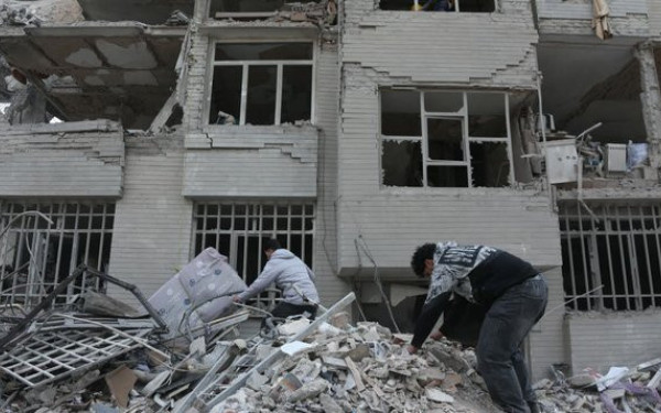 Μεσανατολικό: Νεκροί δύο άνθρωποι στο Ομάν - Συντρίμμια drone έπεσαν σε κτίριο στο Ντουμπάι