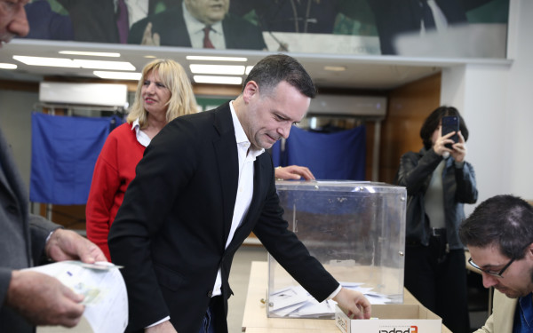 ΠΑΣΟΚ: Στην κάλπη ο Χάρης Δούκας για την ανάδειξη συνέδρων – «Σήμερα κάνουμε το πρώτο βήμα για την υπέρβαση»