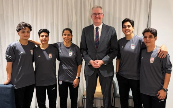 Ανατροπή με την ιρανική αποστολή: Παίκτρια που είχε ζητήσει άσυλο στην Αυστραλία αλλάζει στάση (βίντεο)