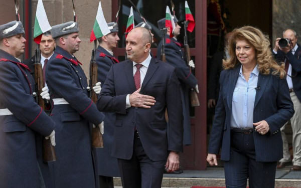 Η «Προοδευτική Βουλγαρία» του Ρούμεν Ράντεφ προηγείται στις δημοσκοπήσεις - Πρόωρες βουλευτικές εκλογές στις 19 Απριλίου