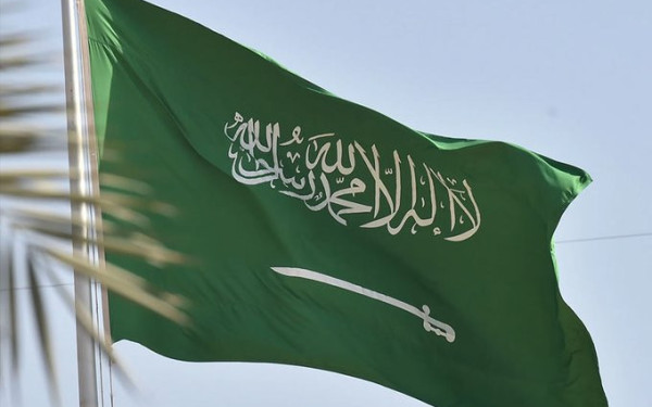 Σαουδική Αραβία: Αναχαιτίστηκε ακόμα μια επίθεση με στόχο πετρελαιοπηγή - Πυκνοί καπνοί στο αεροδρόμιο του Μπαχρέιν