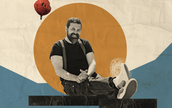 Ο Σπύρος Γραμμένος μιλά για τη σύμπραξη με τον Δημήτρη Ζερβουδάκη: «Η σκηνή γίνεται κουβέντα και συναισθήματα που μοιραζόμαστε με τον κόσμο»