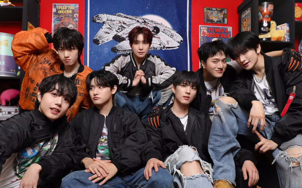 TRENDZ: Το K-Pop συγκρότημα που ξεσηκώνει την Gen Z για πρώτη φορά στη Θεσσαλονίκη