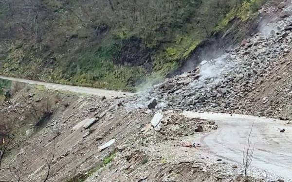 Καρδίτσα: Μεγάλη κατολίσθηση στη θέση «Σκάλα» – Διακοπή κυκλοφορίας προς το Ανθηρό