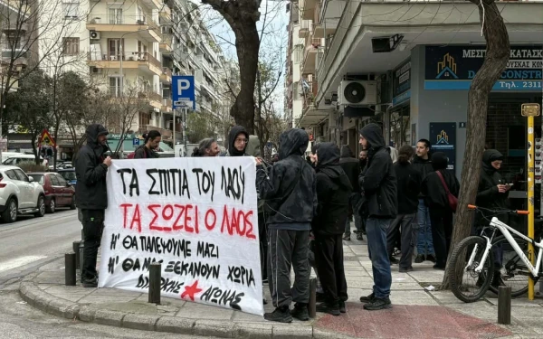 «Η αλληλεγγύη νίκησε»: Απετράπη η έξωση μητέρας με βρέφος στη Θεσσαλονίκη