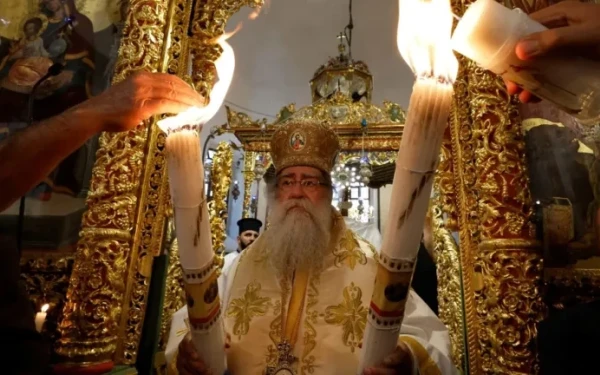 Αγωνία για Άγιο Φως, λόγω του πολέμου: Τα σενάρια που εξετάζει η Αθήνα - Ανοικτή γραμμή με τις ισραηλινές αρχές