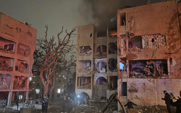 Κόλαση στο Ισραήλ: Ιρανικοί πύραυλοι σαρώνουν Αράντ και Ντιμόνα (βίντεο)