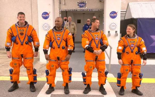 Ιστορική στιγμή: Η NASA επιστρέφει στη Σελήνη με την αποστολή «Άρτεμις II» (βίντεο)