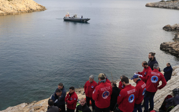 Ανασύρθηκε η σορός του 34χρονου δύτη από τα λιμανάκια Βουλιαγμένης