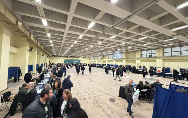 «Στήθηκαν» κάλπες στο Συνέδριο του ΠΑΣΟΚ- ΚΙΝΑΛ για την ανάδειξη της νέας Κεντρικής Επιτροπής