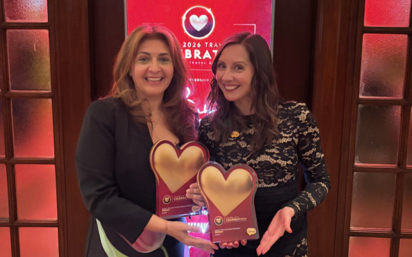 Πρώτη θέση για την Ελλάδα ως «αγαπημένος προορισμός» στα Βρετανικά βραβεία «Travel Gossip»