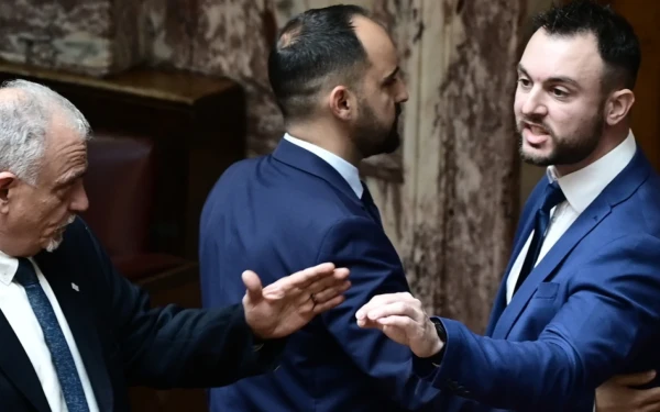 Ποινή φυλάκισης 4 ετών με αναστολή στον βουλευτή Κ. Φλώρο για την βία επίθεση στον βουλευτή Β. Γραμμένο μέσα στη Βουλή