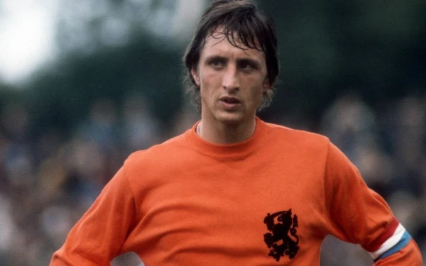 Γιόχαν Κρόιφ: Η ιδιοφυΐα που άλλαξε για πάντα το ποδόσφαιρο (βίντεο)