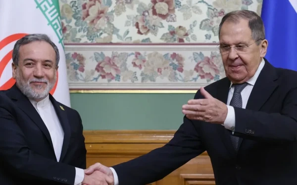 Επικοινωνία Λαβρόφ - Αραγτσί για τη Μέση Ανατολή και το Στενό του Χορμούζ