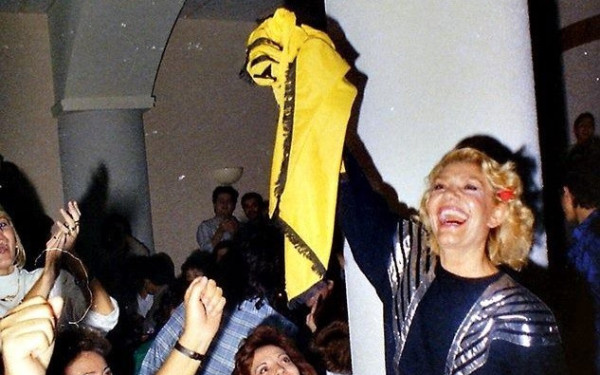 Μαρινέλλα: Η αγάπη της για τον Άρη, η σχέση της με τον Γιάννη Ιωαννίδη και το τραγούδι στην κηδεία του